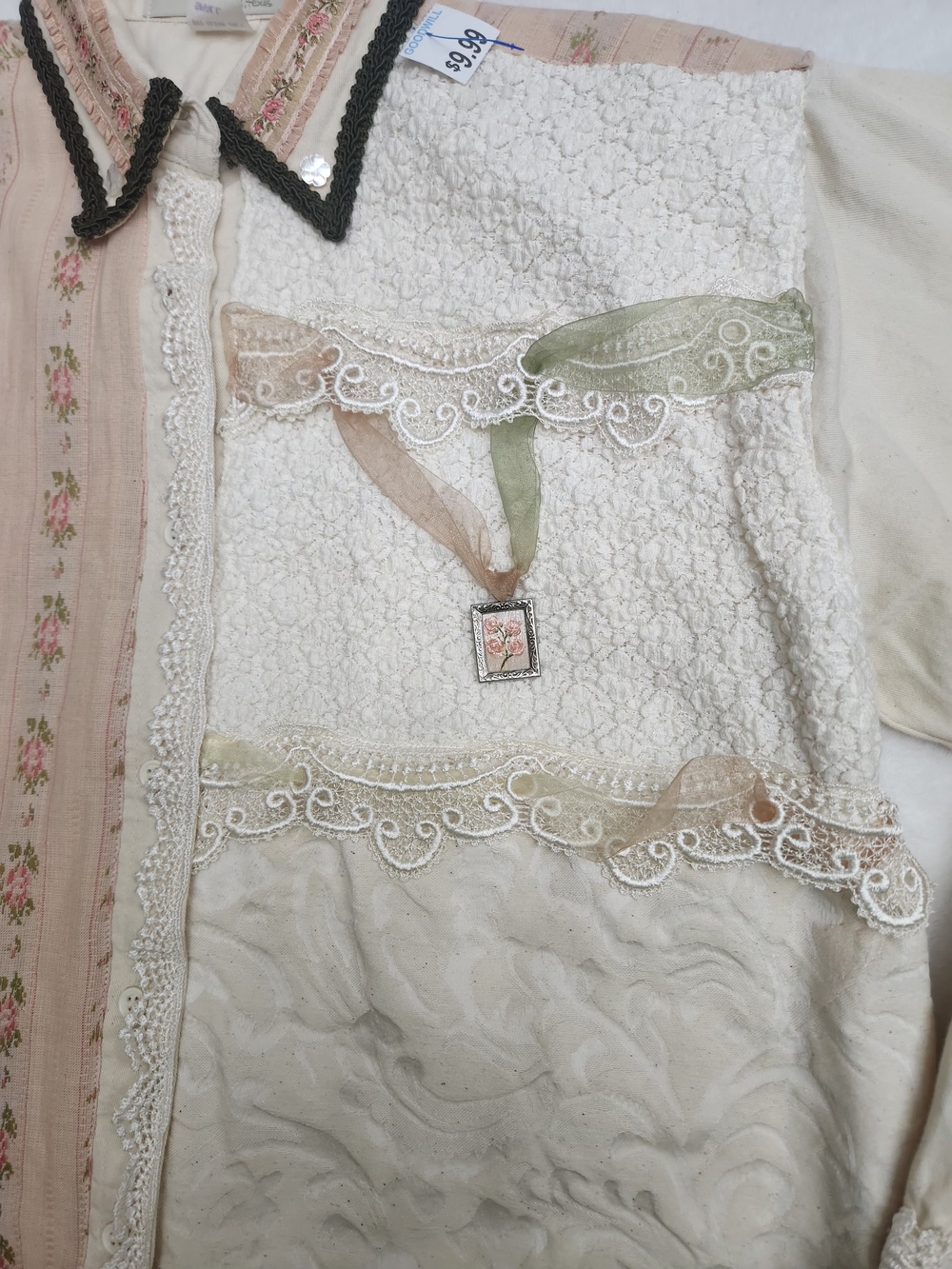 Vintage Taylor Cream and Peach Layered Lace Button-Down Top - Picture 13 of 16